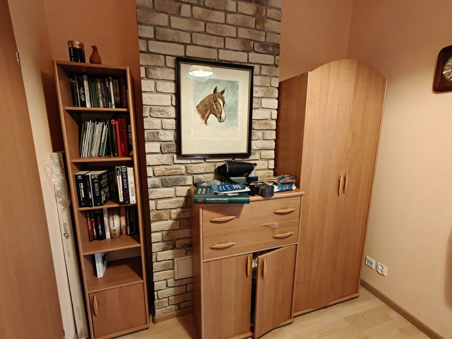 Komplet mebli szafa komoda półka na książki
