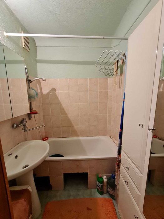 Продам 2 кімнатну  квартиру на Молодіжному. 24700