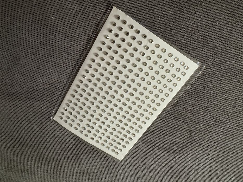 samoprzylepne kryształki ozdobne (cyrkonie) do makijażu twarzy