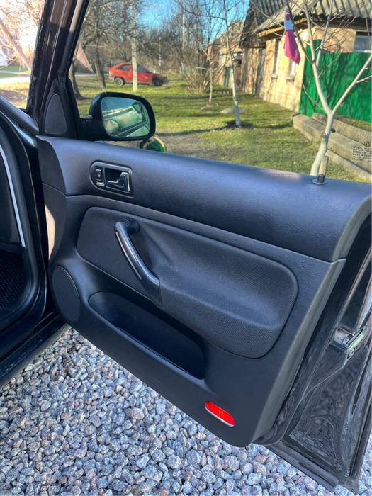 Продаю Volkswagen Golf 4 з двигуном 1.6 16-клапан