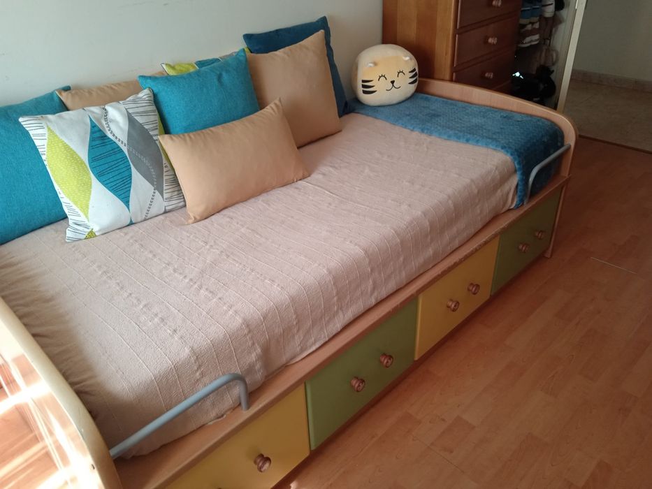 Cama solteiro com 4 gavetas64729970631811121