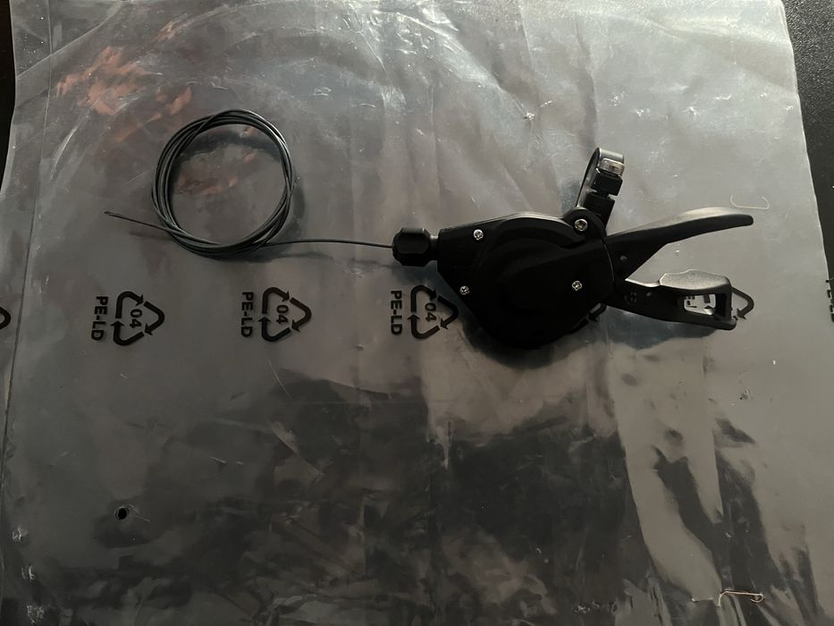 Manetka shimano Deore SL-M5100-R 11-speed +linka