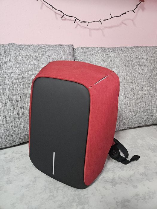 Оригінальний антивандальний рюкзак Xd design Bobby.  P705.544