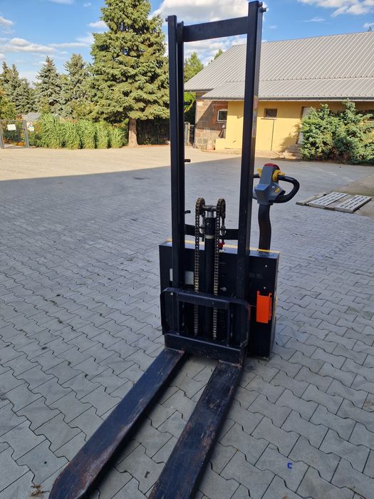 Paleciak widłowy elektryczny z windą Tor WS15S-ei