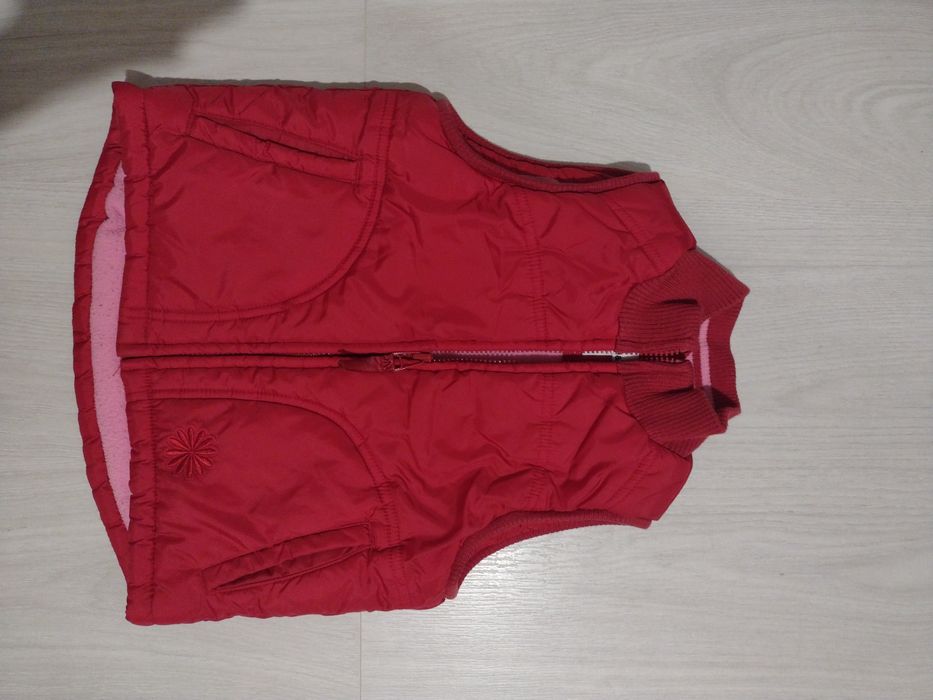 Жилетка на дівчинку 4-5 років 110