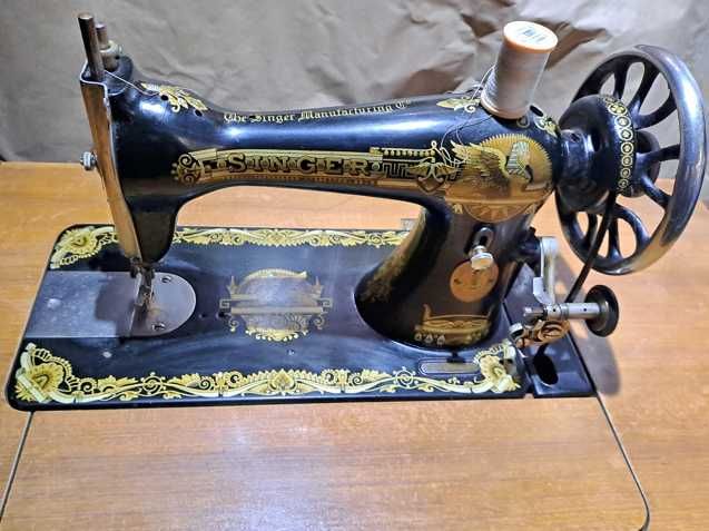Máquina de costura antiga – SINGER