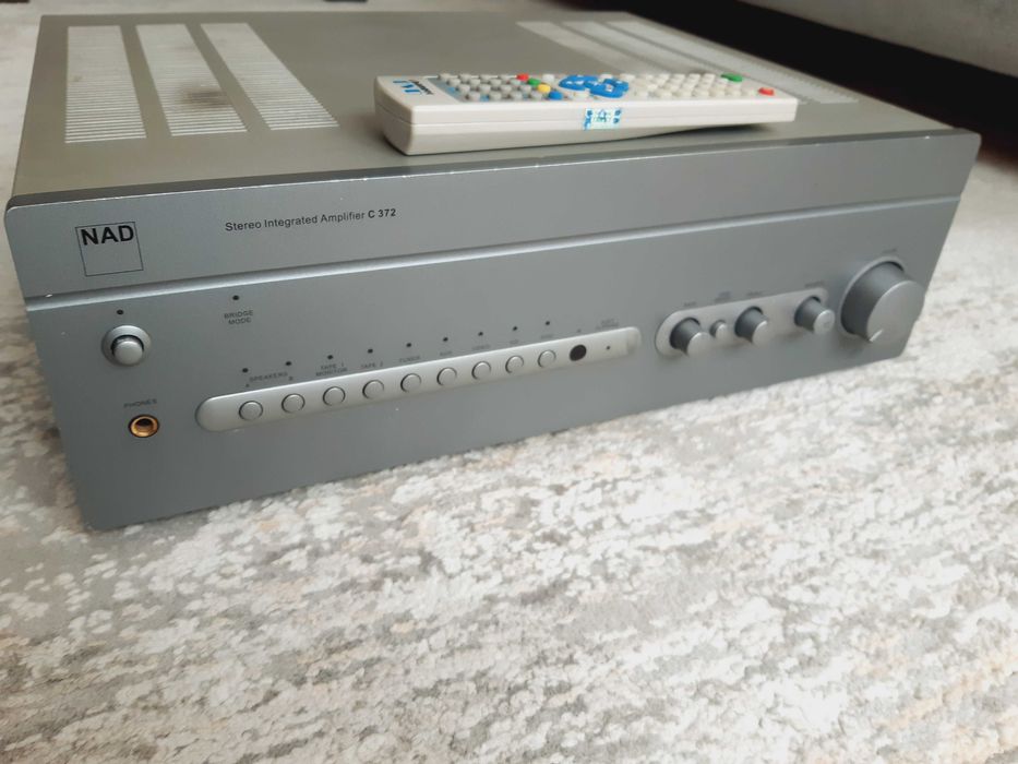 Підсилювач NAD C-370 , NAD C-372