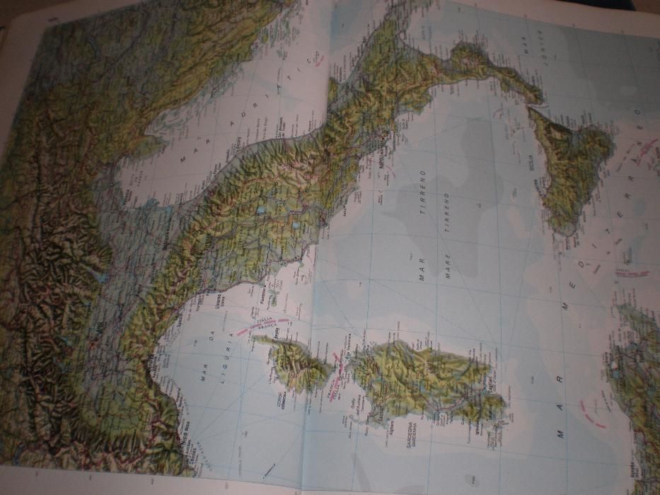 Atlas do Mundo e dos Descobrimentos