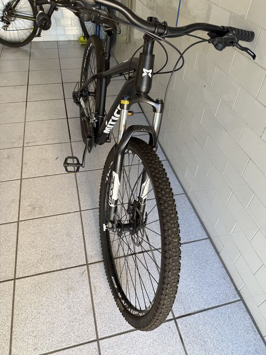 Bicicleta  em otimo estado roda 29 travoes hidraulicos