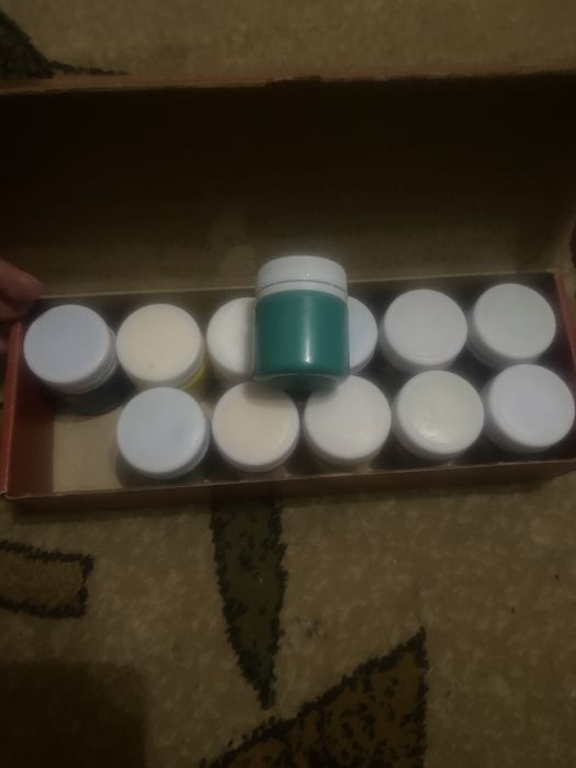 Професійні фарби, відомого виробника