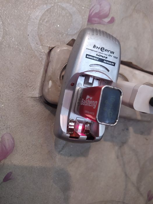 Зарядное  аккумуляторов ЗУ-Д-0,06  батареек.