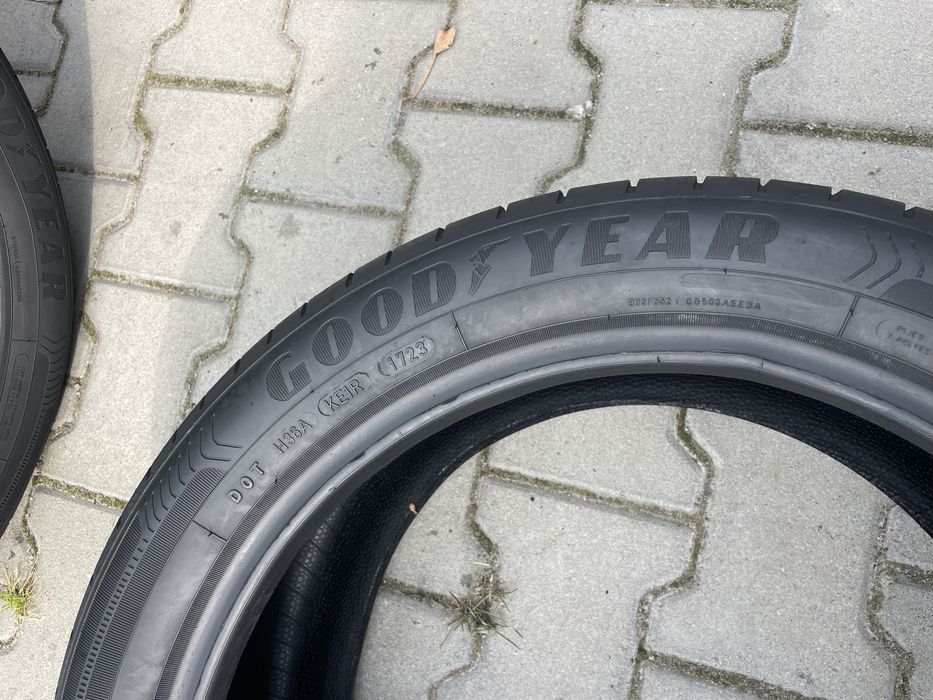 Колеса/резина/гума 215/50R17 Goodyear