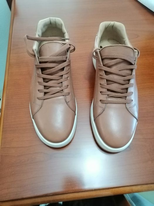 Sapatos novos N. 42 . Azul e Camel