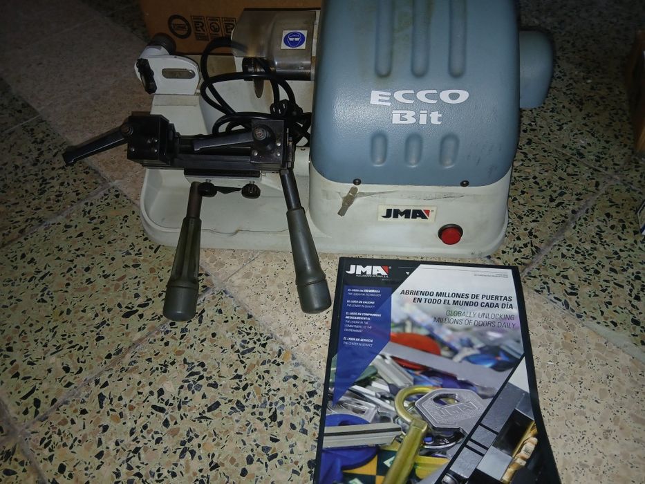 Maquina duplicadora de chaves