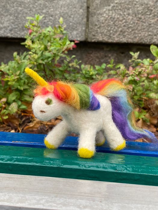 Єдиноріжка з золотим рогом