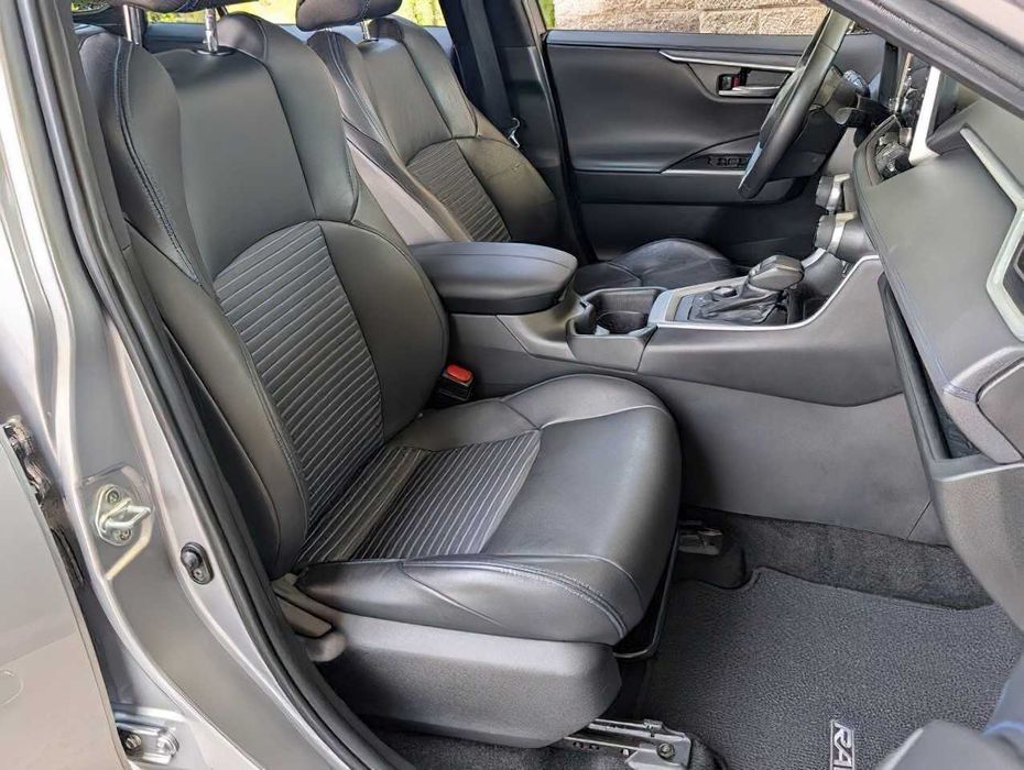 Toyota RAV4 XSE      2021
