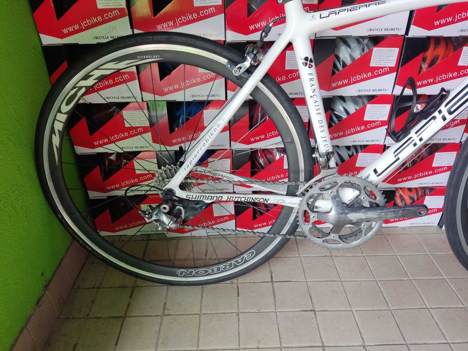 Lapirre de carbono com rodas carbono