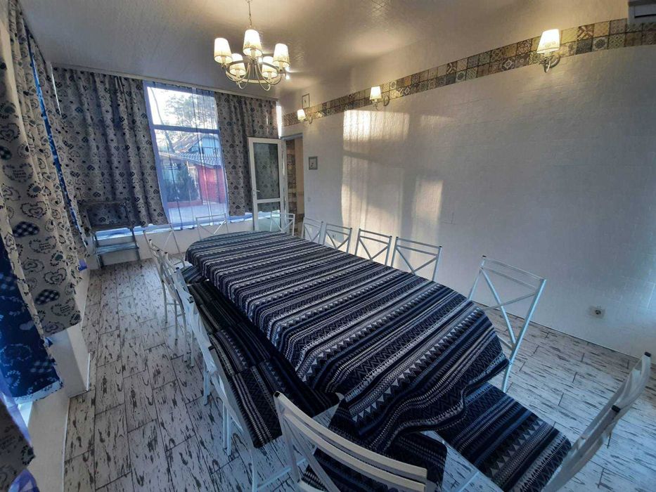 с.Бондарня. Дом 230 кв. Расположен 70 км. от Киева. Генератор.