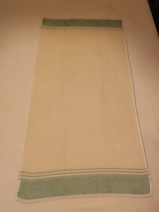 Toalha de Rosto Branca e Verde. 90*47cm