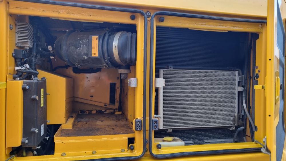Продам экскаватор JCB 220 X LC , 2019 г.в