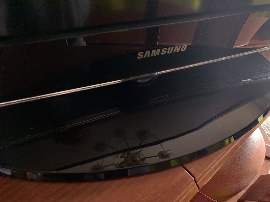 TV -- Samsung 32" -- Como nova