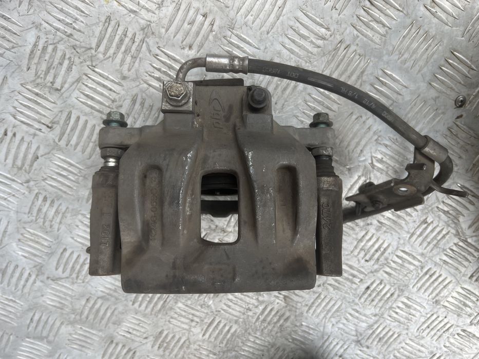 Суппорт Крайслер 300с chrysler 300c год 2015