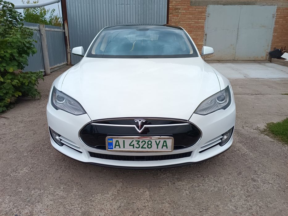 Тесла Model s 2013р