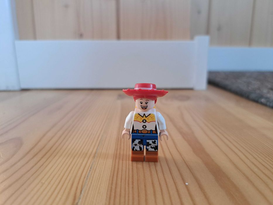 2 mini postacie + 1 mini figurka