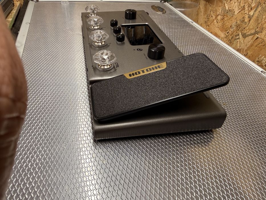 HOTONE Ampero – multiefekt gitarowy