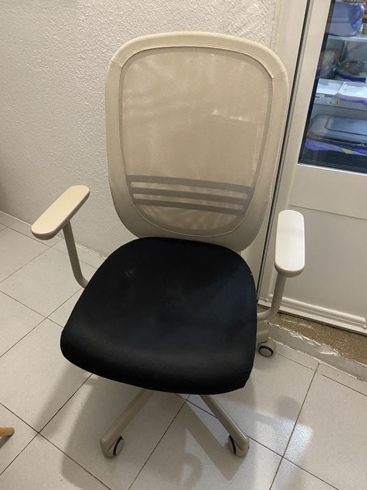 Cadeira de escritório giratória IKEA