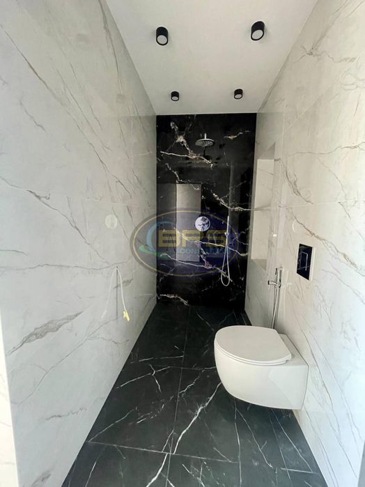 Новий сучасний будинок біля моря. Без %