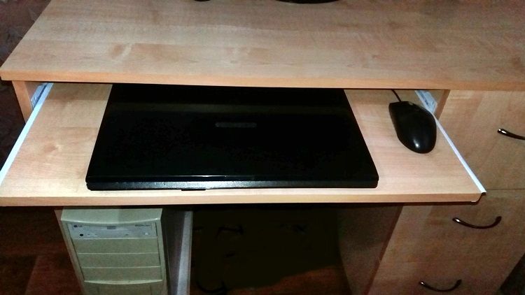 Продам универсальный  стол