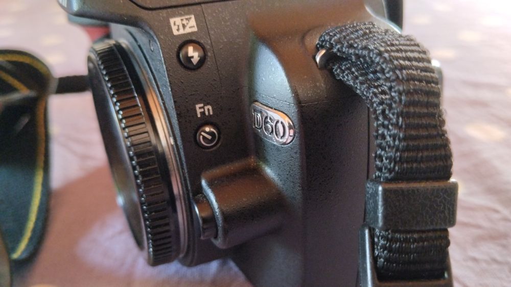 Nikon D60 Máquina Fotográfica DSLR