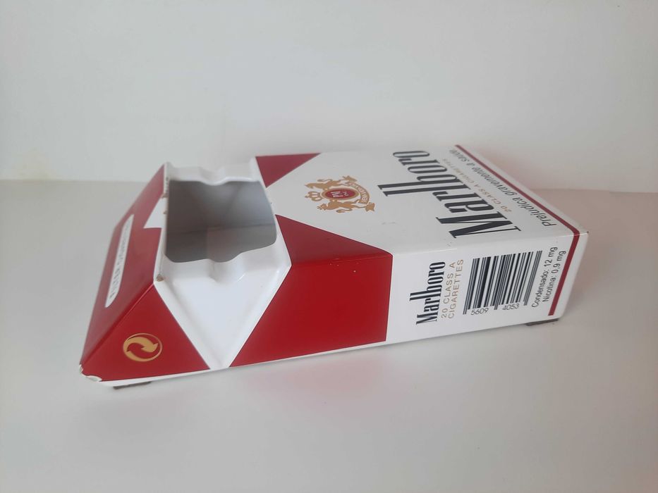 Cinzeiro Gigante Marlboro