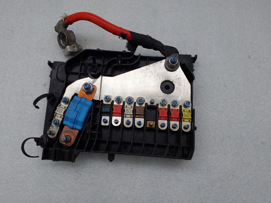 Caixa fusíveis da bateria FORD Focus III