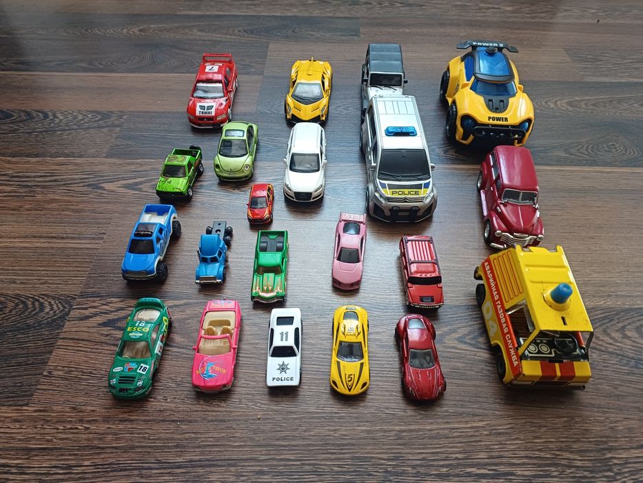 21 шт машинки одним лотом