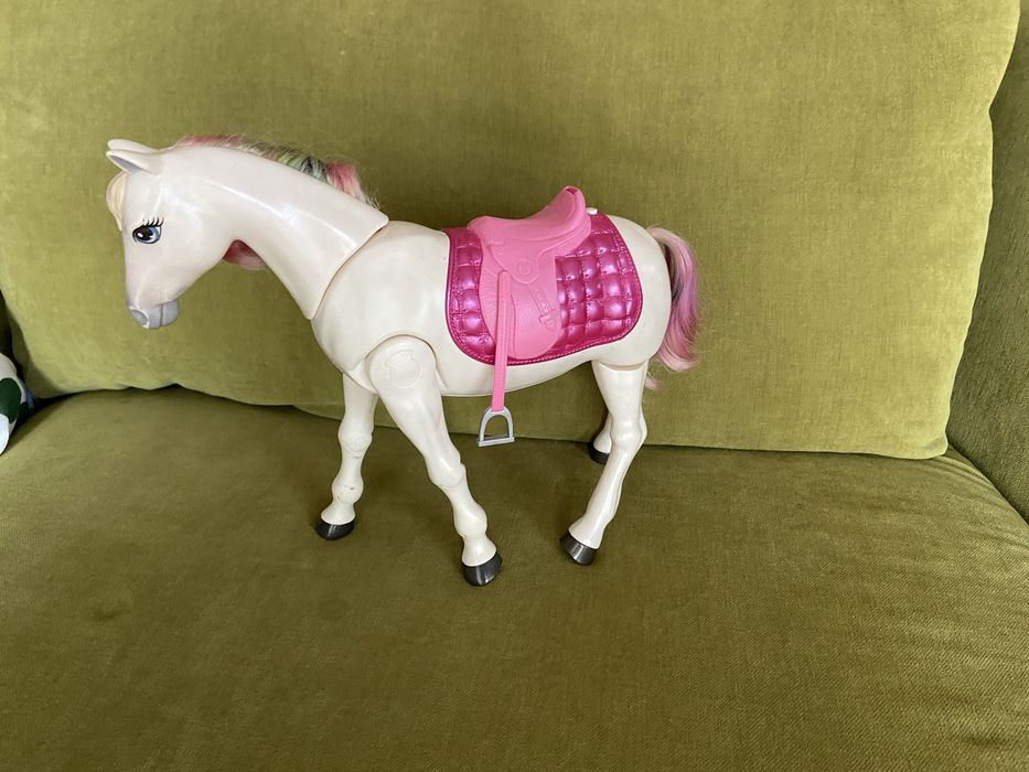 Chodzący koń  Barbie