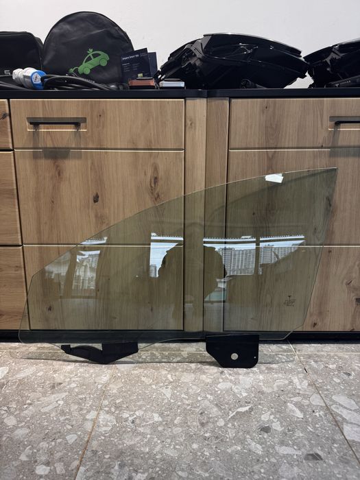 Переднє Водійське Ліве Скло Tesla Model Y ОРИГІНАЛ!!! НОВЕ!