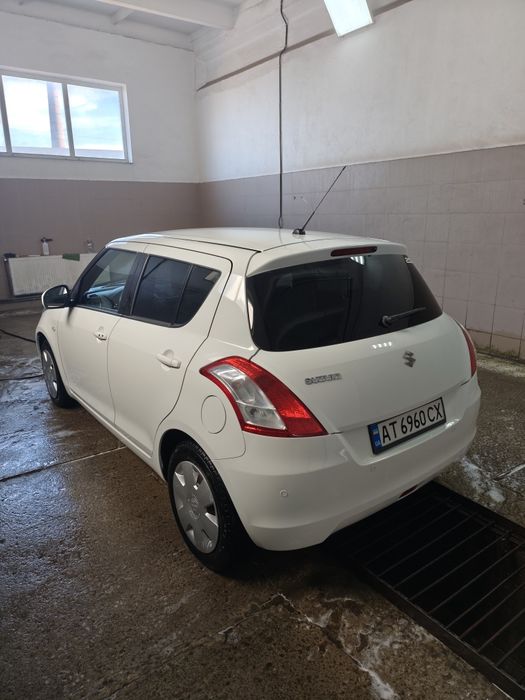 Suzuki Swift 2012 • 1.3 бензин • механіка • круїз • Bluetooth
