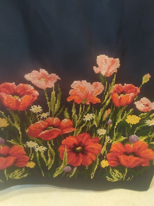 Вишите плаття, ручна робота S. Дуже гарне.