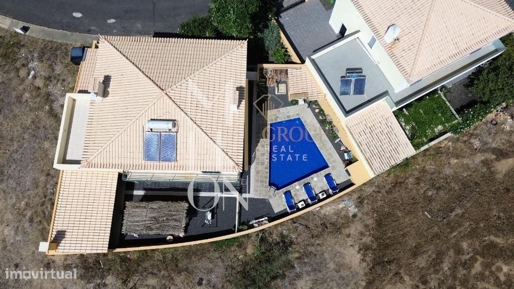 Um Refúgio Autêntico Onde a Tradição Encontra o Conforto – Lombas, Por