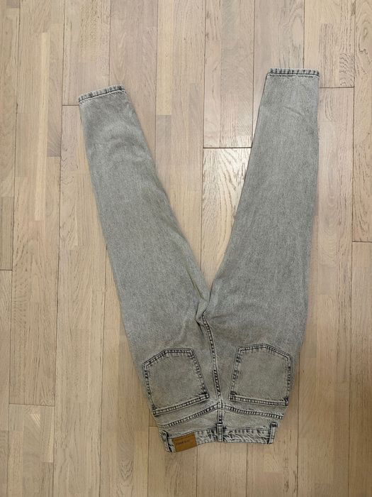 Джинси сірі, МОМ та ДЖОГЕР