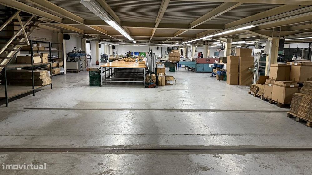 Armazém para arrendar em Gemunde-Moreira