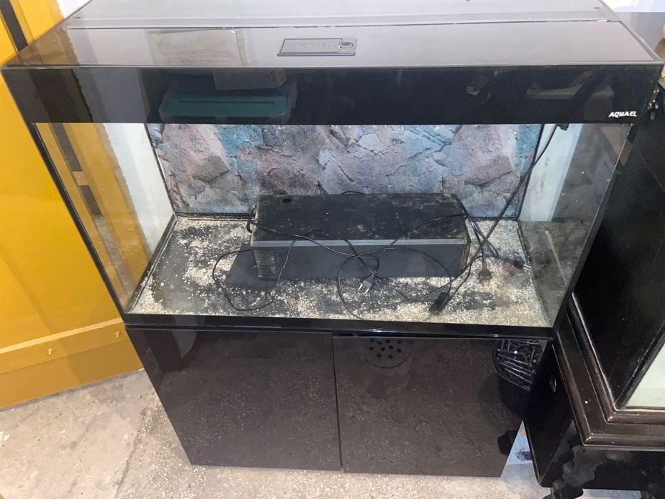 Akwarium glossy 215L