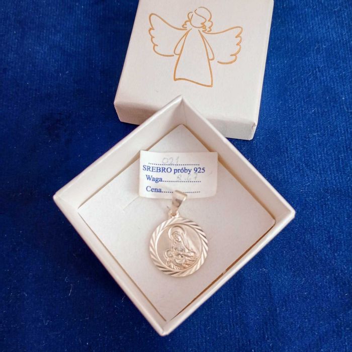 Srebrny medalik  diamentowany pr. 925  MATKA BOSKA KARMIĄCA + -pudełeczko-KOMUNIA-CHRZEST -prezent -upominek