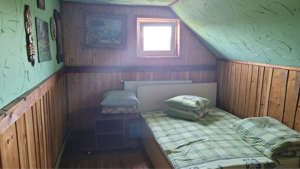 Колиба в напрямку Буковеля.