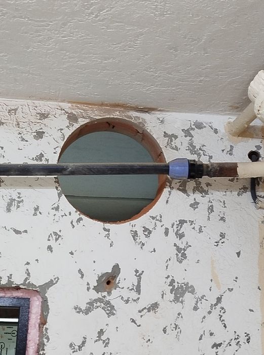 Сверление отверстий в стене