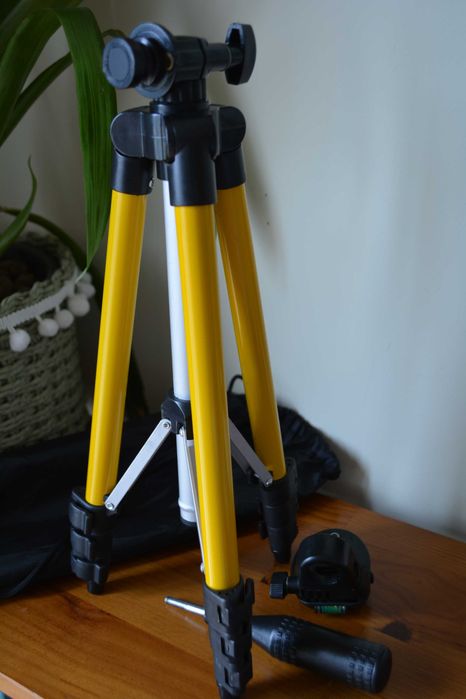 Tripod (as new)64751068653955120