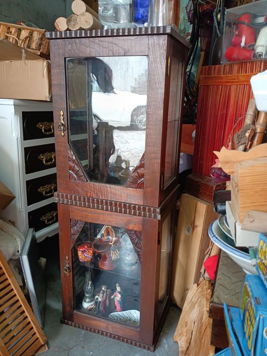 Duas vitrines vintage em madeira de castanho maciça, 60/40/35cm fundo
