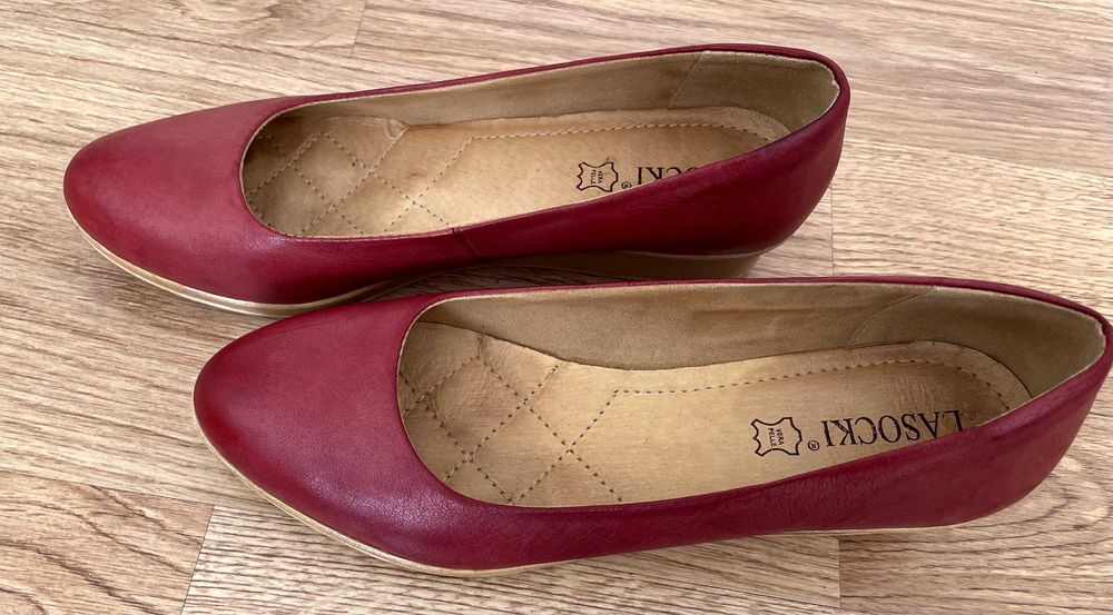 Czerwone półbuty damskie Lasocki, rozmiar 37 – stan bardzo dobry